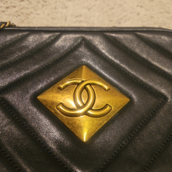 Chanel Camera Bag - Picture 3 of 8